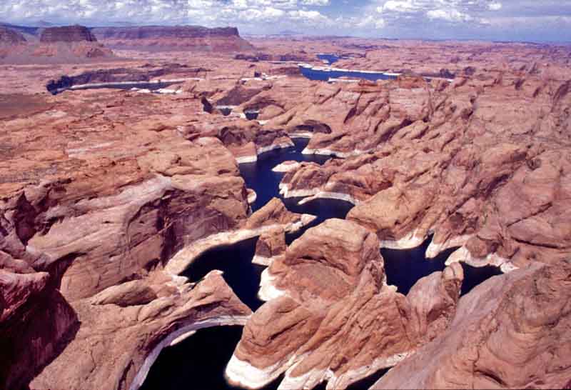 Utah/Arizona-Il Lake Powell  uno dei pi grandi laghi artificiali degli Stati Uniti